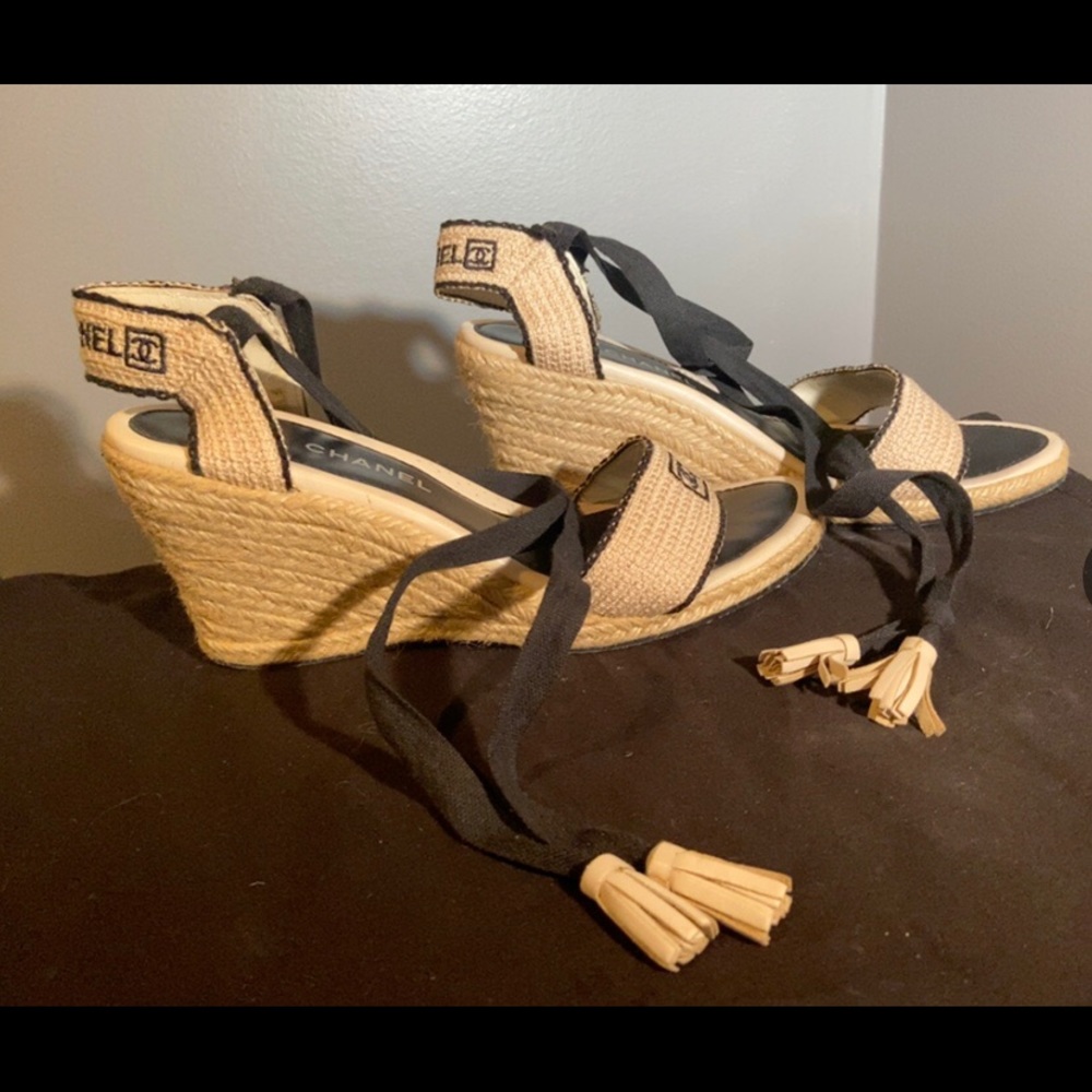 Authentic Chanel Espadrilles Navy/Lt Beige 42